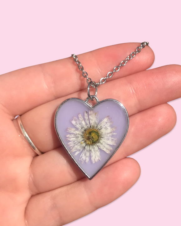 Daisy in Resin With Purple Necklace