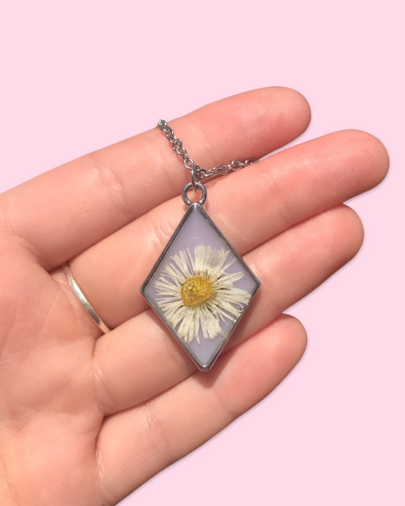 Daisy in Resin With Purple Necklace