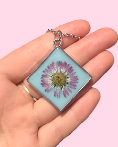 Daisy in Resin With Blue Necklace