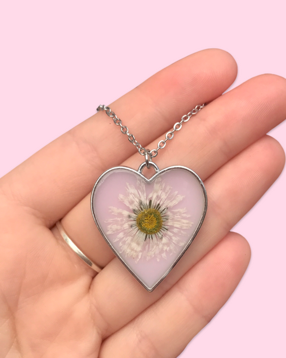Daisy in Resin With Pink Necklace